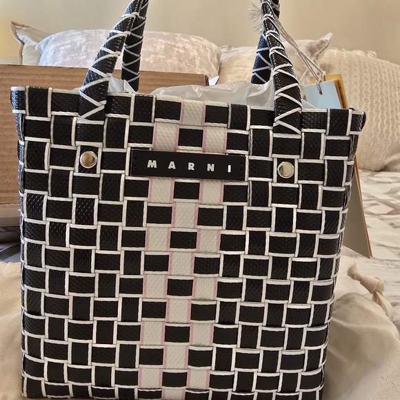 Marnie Bucket Bag Nwt - Picture 1 of 5